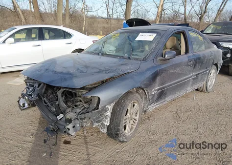 2005 Volvo S60 2.5T из США, поврежденный, VIN YV1RS592452470721